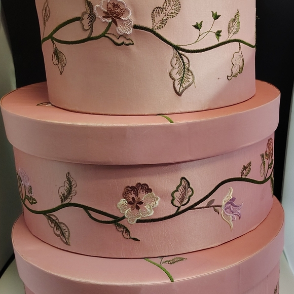Vintage RARE The Raymond Waits Once Upon A Rose satin covered  hat box set main image 11